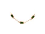 COLLIER EN ACIER DORE AVEC PIERRES VERT EMERAUDE